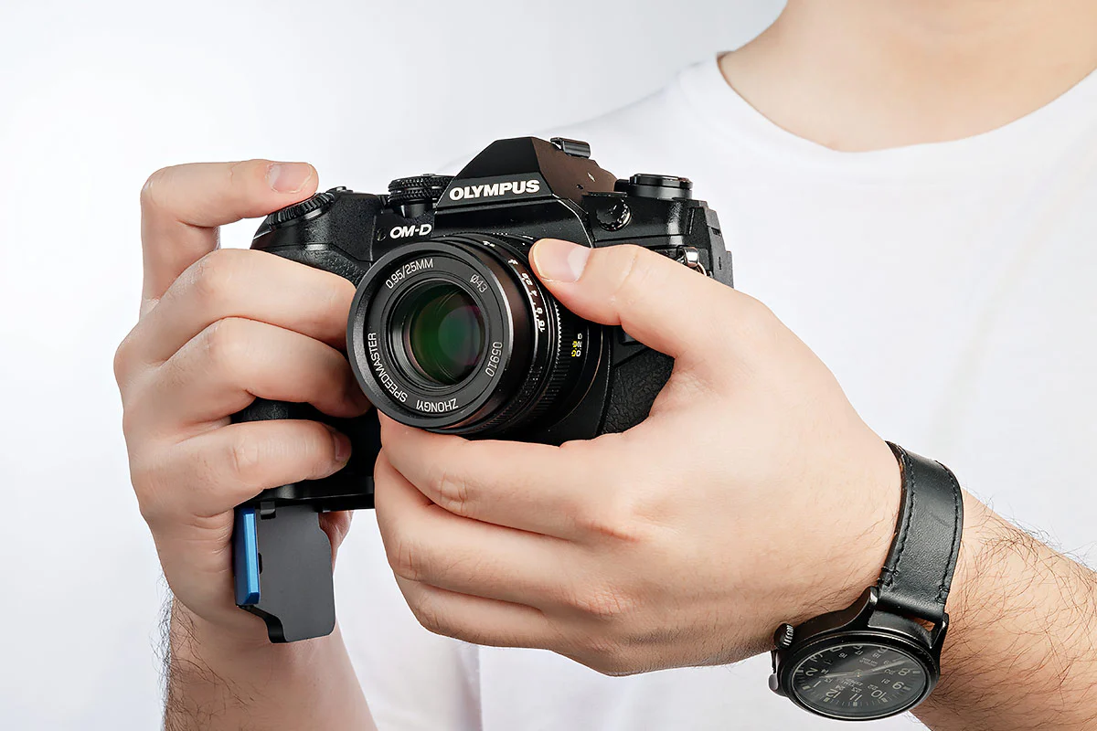 Folding Grip for Olympus OM-D EM1 Mark II and III - Image 4