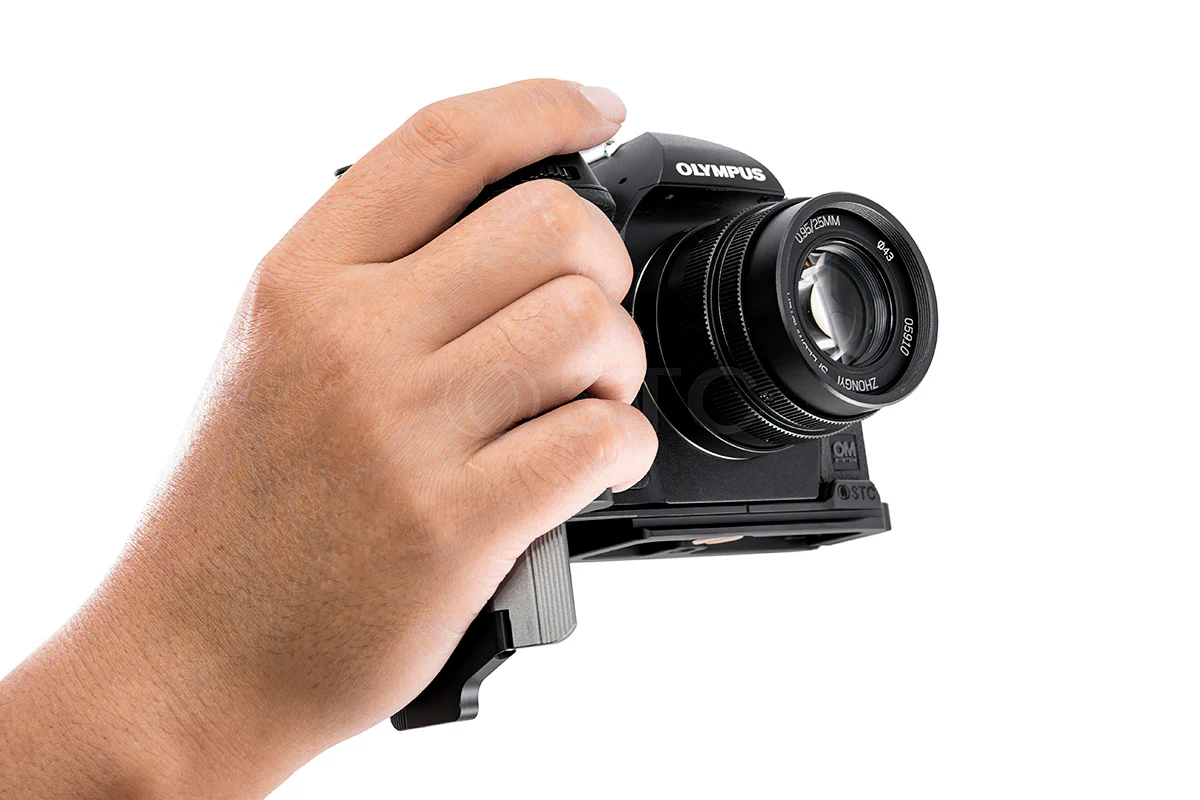 Folding Grip for Olympus OM SYSTEM OM-1 - Image 10