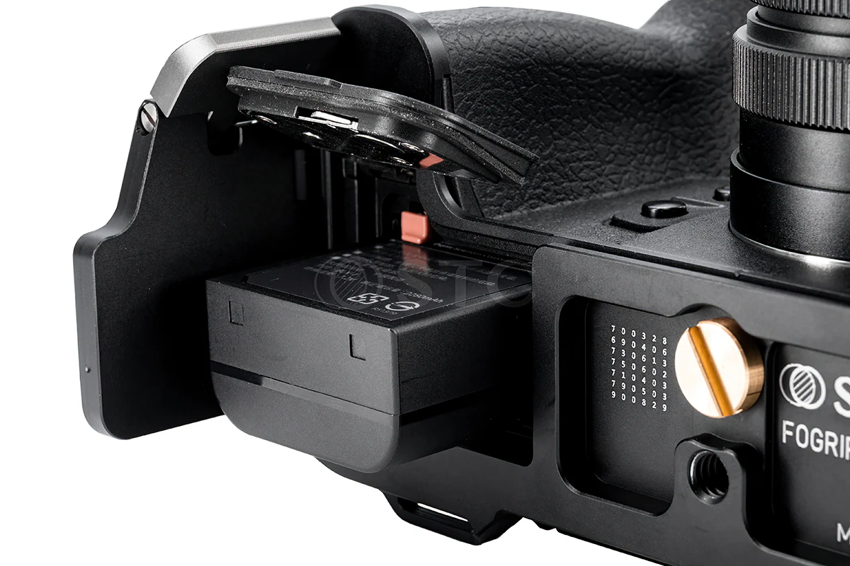 Folding Grip for Olympus OM SYSTEM OM-1 - Image 12