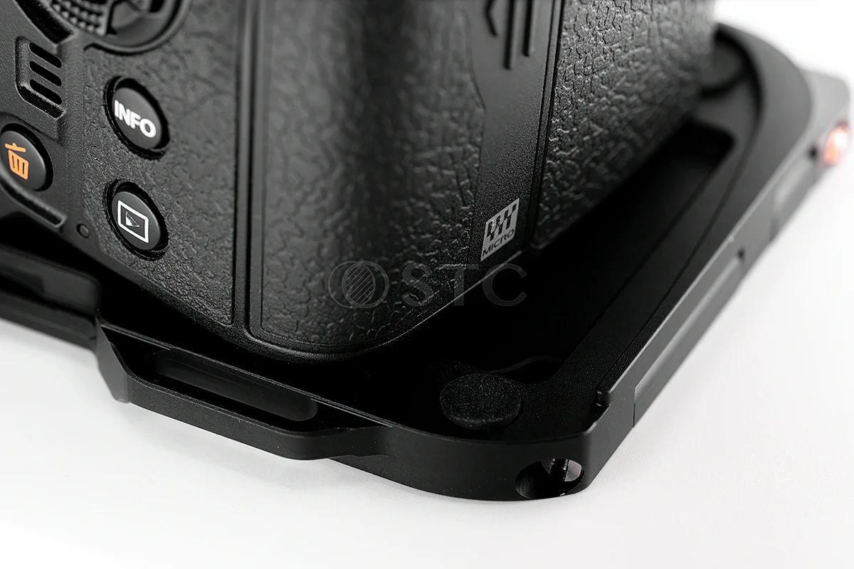 Folding Grip for Olympus OM SYSTEM OM-1 - Image 13
